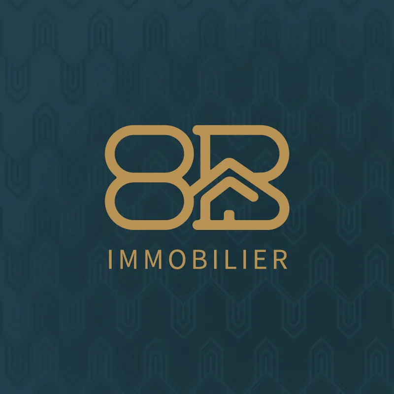 Logo 8B Immobilier doré sur bleu pétrole, le B dessine une maison
