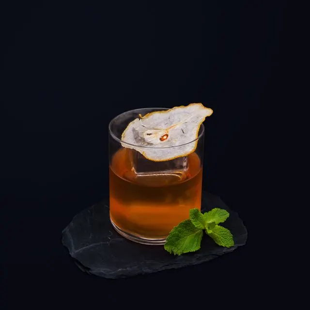 Cocktail à la menthe et à la poire