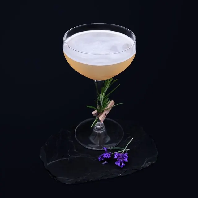 Cocktail mousseux au romarin